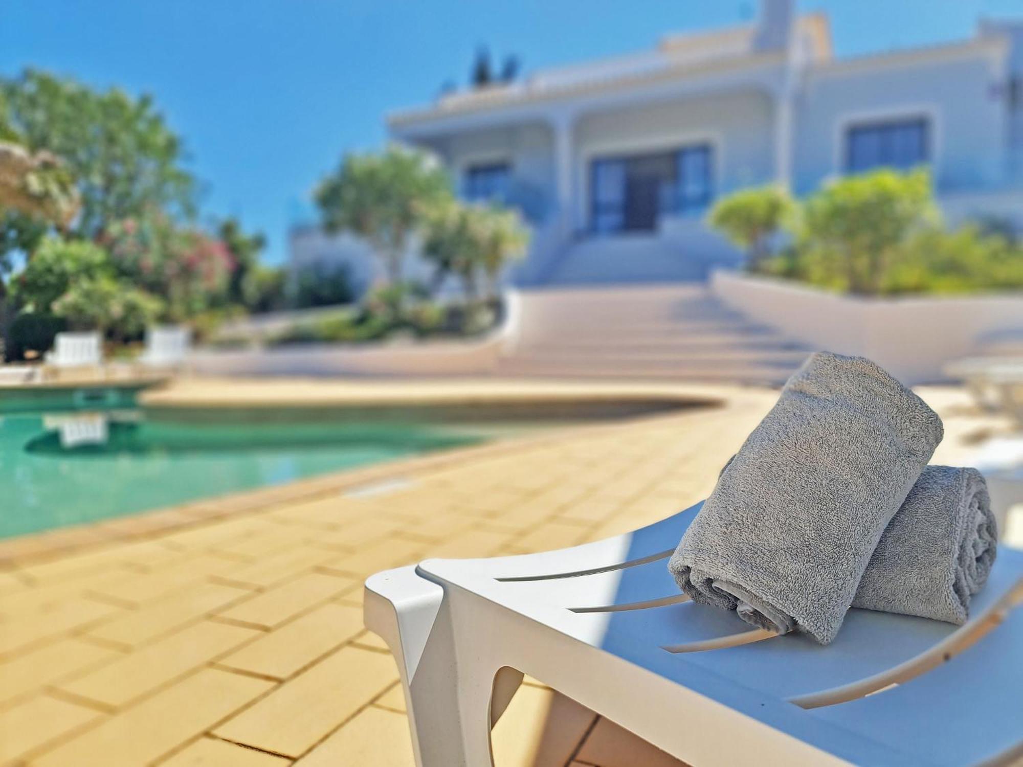 Casa Vitoria - With Private Pool Villa Pera Bagian luar foto